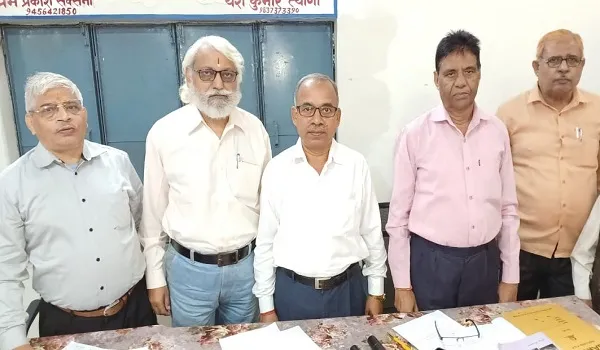 मुरादाबाद : पेंशनर्स ने की दिवाली से पहले भुगतान की मांग