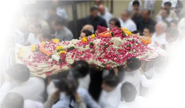 ‘राम नाम सत्य है…’ बाेलते ही अर्थी से उठ खड़ा हुआ शख्स