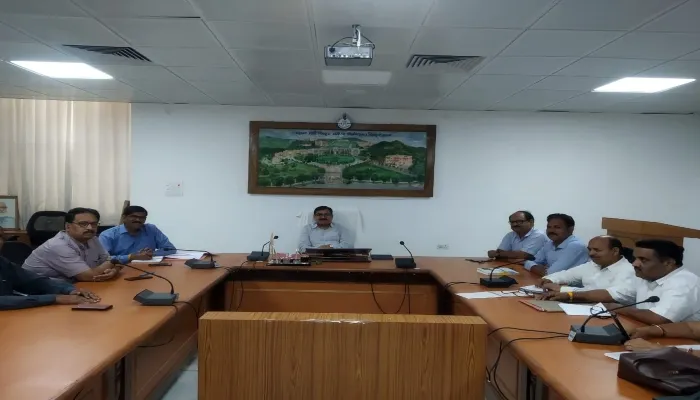 29 नवंबर को होगा ग्रामोदय विवि का दीक्षांत समारोह, कुलपति ने की समीक्षा