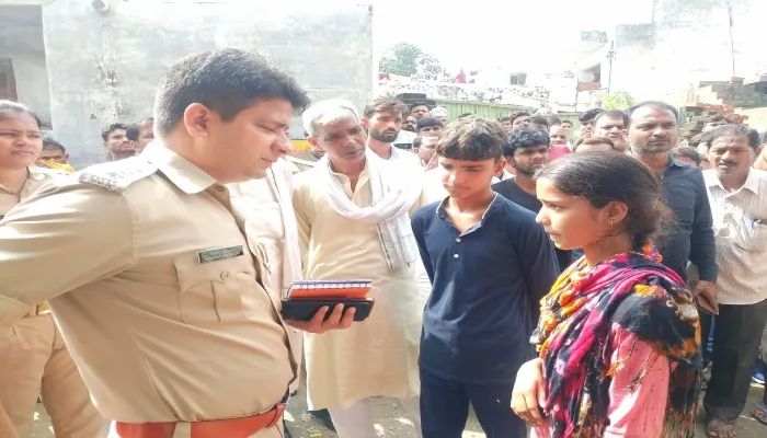 हरदोई: चारपाई पर खून से लथपथ मिला महिला का शव, पति पर हत्या करने का आरोप