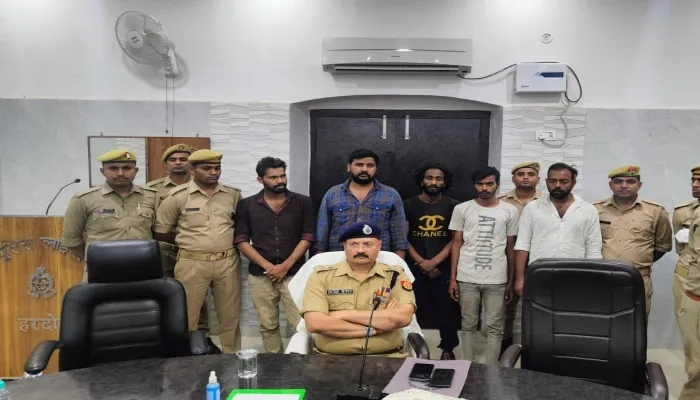 हरदोई: हमला कर सरेआम लूट करने वाले लुटेरे गिरफ्तार, दंपति से की थी वारदात