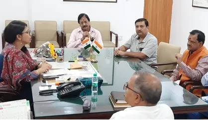 बरेली: उत्तर प्रदेश उद्योग व्यापार मंडल ने कमिश्नर से की मुलाकात, कई समस्याओं से कराया अवगत