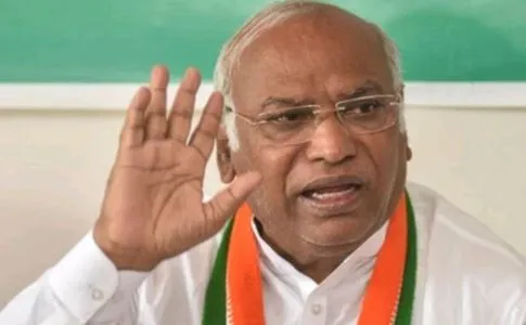 मल्लिकार्जुन खड़गे ने राज्यसभा में नेता प्रतिपक्ष से दिया इस्तीफा, दिग्विजय और चिदंबरम इस पद की दौड़ में सबसे आगे