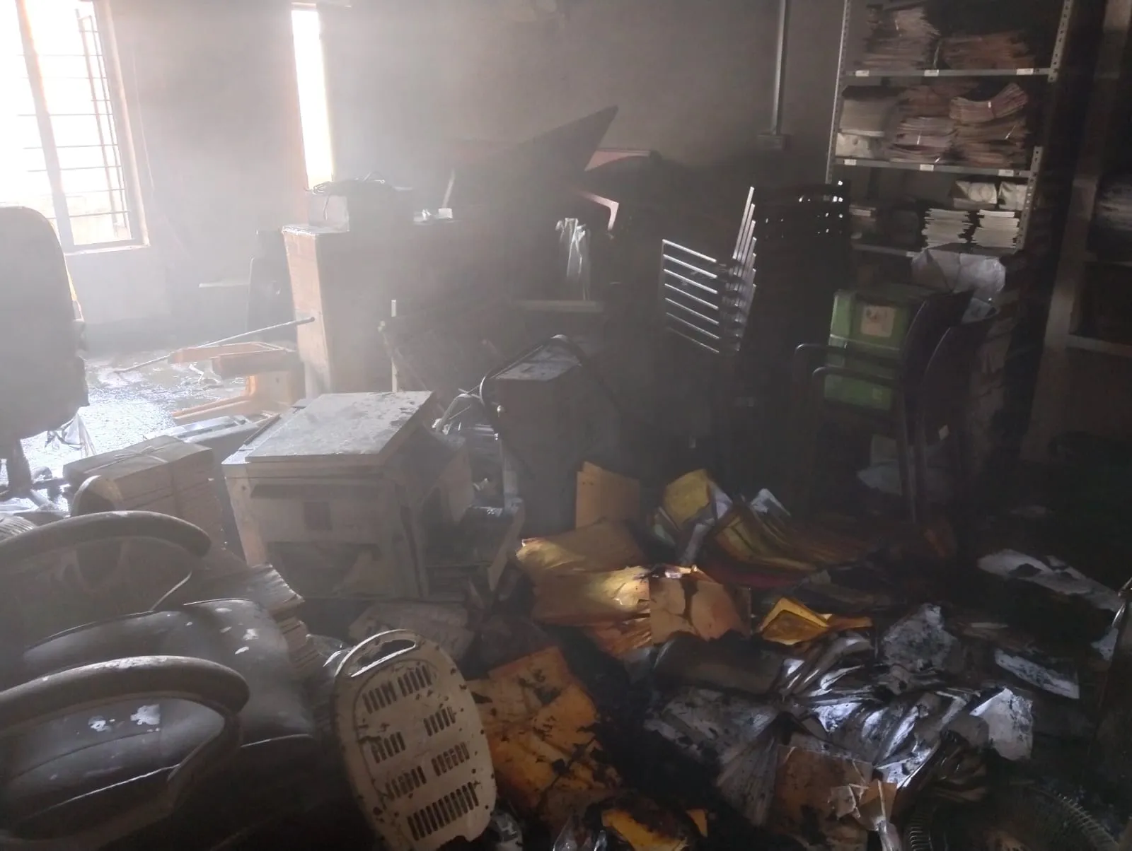 हल्द्वानी: शॉर्ट सर्किट से मीडिया सेंटर में लगी आग, खाक हुए अहम दस्तावेज