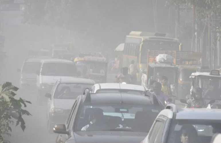 बरेली: दिवाली से पहले ही खराब होने लगी शहर की हवा, एयर क्वालिटी इंडेक्स ने बढ़ाई चिंता