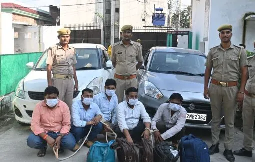 औरैया: अन्तर्राज्यीय गिरोह के पांच सदस्य पुलिस के हत्थे चढ़े, आरोपियों के कब्जे से ठगी का सामान बरामद