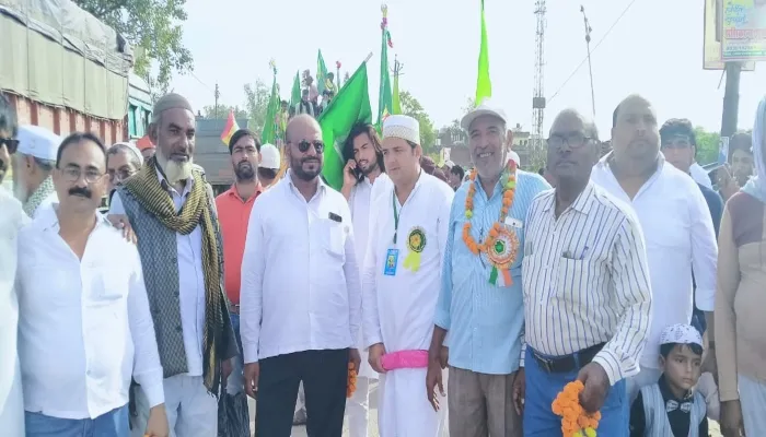 हमीरपुर: जोश और उमंग से निकाला गया मोहम्मदी जुलूस
