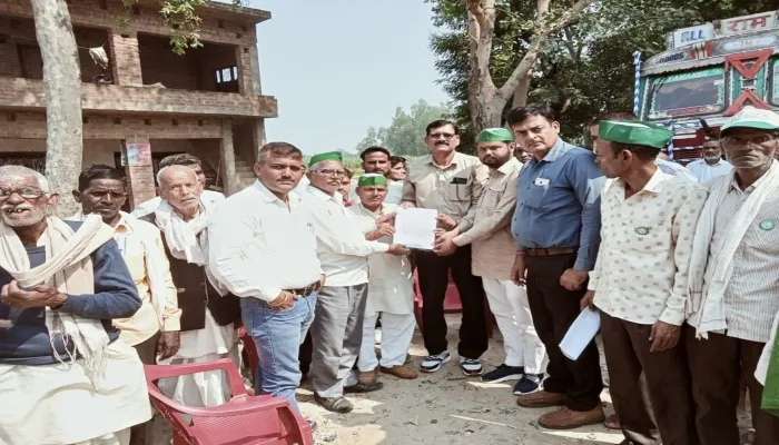 हरदोई: किसानों की सीएम योगी से अपील, सौंपा 11 सूत्रीय मांग पत्र