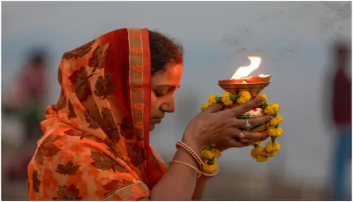 आजमगढ़: अस्ताचलगामी सूर्य को अर्ध्य देंगी महिलाएं
