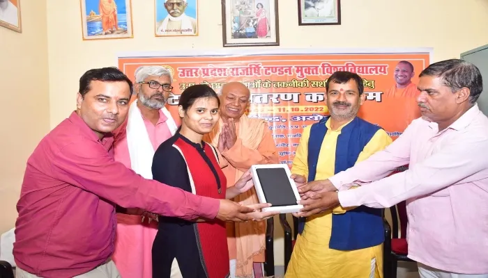 नए भारत का निर्माण करेगी टैबलेट वितरण योजना :महापौर