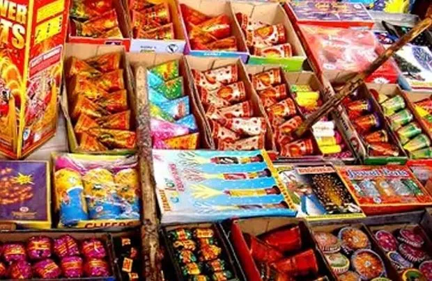 बरेली: इस बार दिल खोलकर मनेगी दिवाली, 120 करोड़ के पटाखों में लगेगी आग