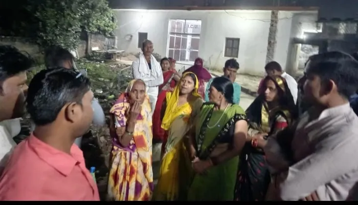 बांदा: इलाज में लापरवाही से गर्भस्थ शिशु की मौत, परिजनों ने किया हंगामा