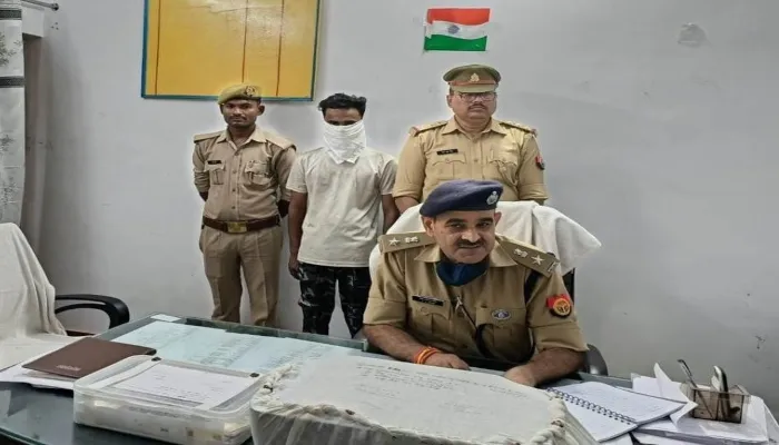 कानपुर: किराए पर कमरा लेकर छाप रहे थे सौ-सौ के नोट, पुलिस ने दो को किया गिरफ्तार, 42 हजार के नकली नोट बरामद