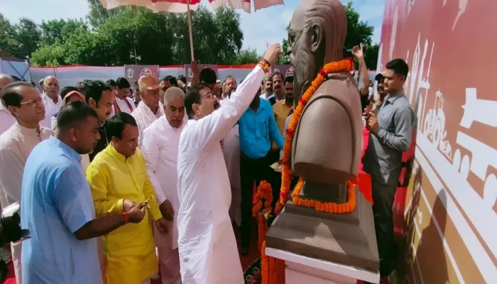 नानाजी ने दी समाजनीति की नई परिभाषा :धर्मेंद्र प्रधान