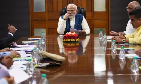 मोरबी हादसा: पीएम मोदी ने की हाई लेवल मीटिंग, पीड़ितों को सहायता सुनिश्चित करने का निर्देश