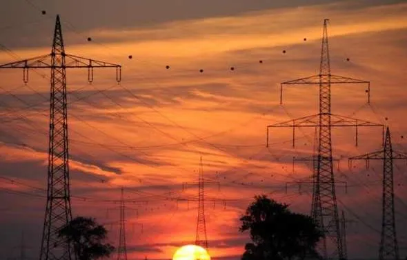 बरेली: दिवाली पर बिजली कटौती से मिली राहत मगर ट्रिपिंग ने किया परेशान