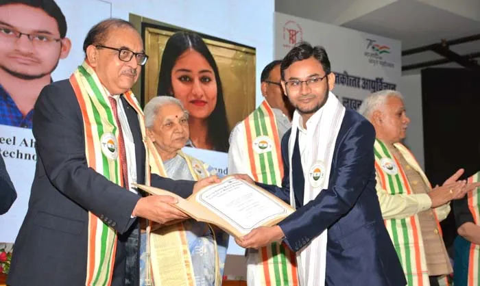 27th Convocation of SGPGI : प्रतिभा कितनी भी ऊंची हो पर मां बाप से ऊपर नहीं राज्यपाल ने युवा डॉक्टरों को दी ये सलाह