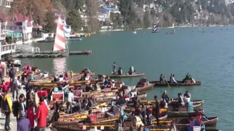 दशहरा मनाने नैनीताल पहुंचे सैलानी, नगर रहा गुलजार