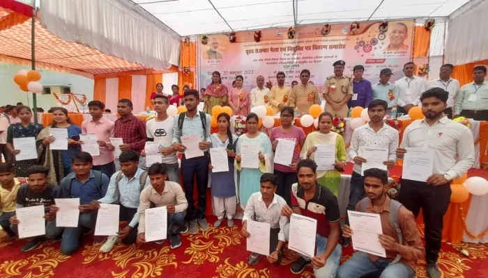 फर्रुखाबाद: रोजगार मेला में 2923 युवाओं को मिली जॉब