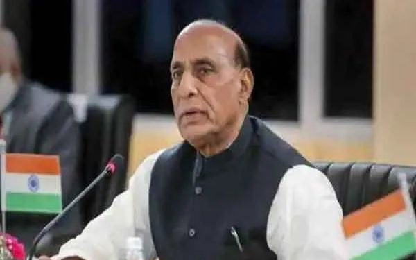 आंतरिक और बाह्य सुरक्षा के बीच की खाई कम हो रही: राजनाथ सिंह