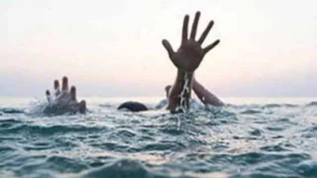 लखनऊ: मूर्ति विसर्जन के दौरान 4 श्रद्धालु नदी में डूबे, 2 की मौत