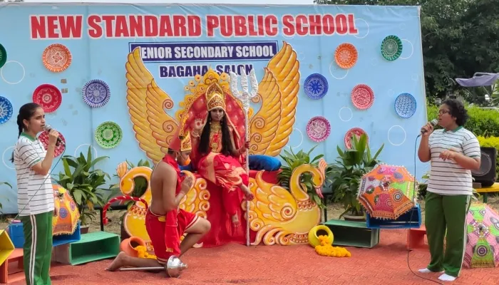 रायबरेली: स्कूल में अवकाश से पहले बच्चों ने किया किया रामलीला का मंचन