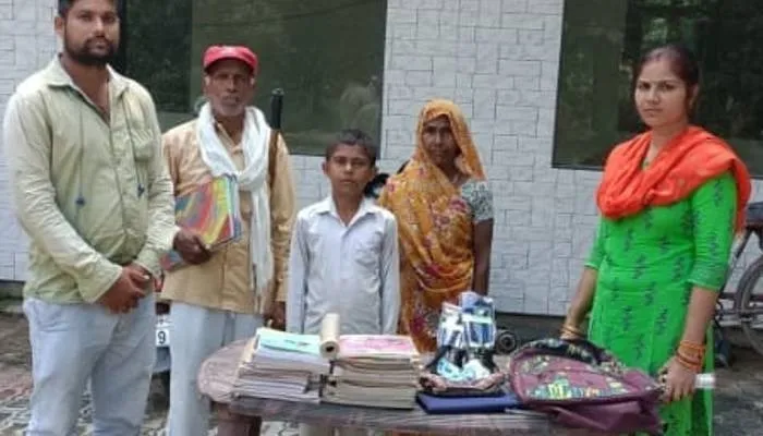 चित्रकूट: सरकारी मशीनरी सुस्त, समाजसेवियों ने की बालक की मदद