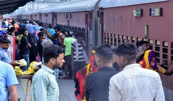 मुरादाबाद : यात्रियों को राहत, रेलवे ने किया 35 और स्पेशल ट्रेनों का ऐलान