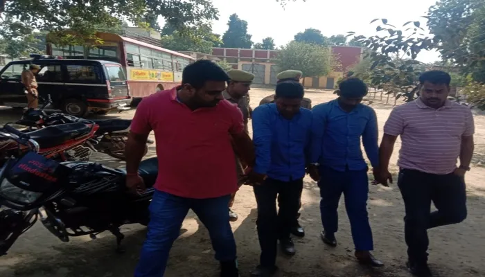 फर्रुखाबाद: अंतरराज्यीय टप्पेबाजी गिरोह के पकड़े गए दो सदस्य