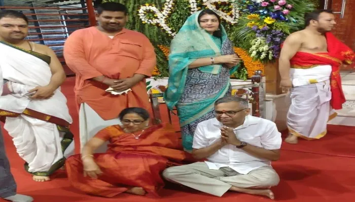 अयोध्या: टाटा ग्रुप के चेयरमैन ने रामलला का लिया आशीर्वाद, बोले- राम की जन्मभूमि को प्रणाम करता हूं