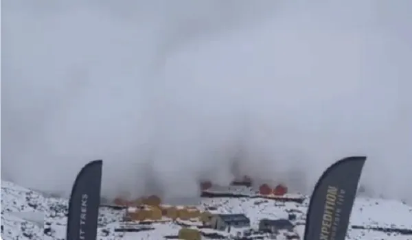 Nepal Avalanche Video: नेपाल के मनासलू बेस कैंप हुए तबाह, कैमरे में कैद हुआ भयावह मंजर