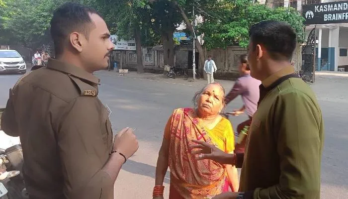 लखनऊ में बदमाशों ने महिला से की लूट, शिकायत दर्ज कर जांच में जुटी पुलिस