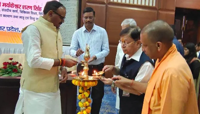 मुख्यमंत्री योगी ने केजीएमयू में किया एशिया की पहली पैथोजन रिडक्शन मशीन का लोकार्पण