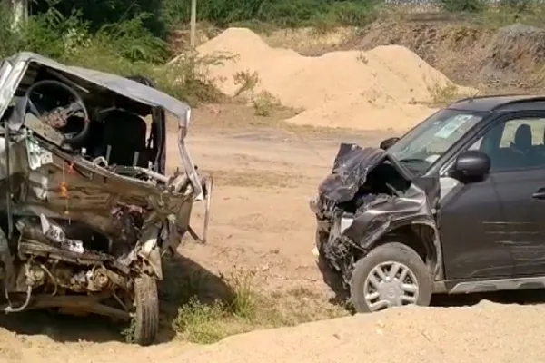 राजस्थान: SUV- वैन में टक्कर, हादसे में एक दिन के नवजात समेत चार लोगों की मौत