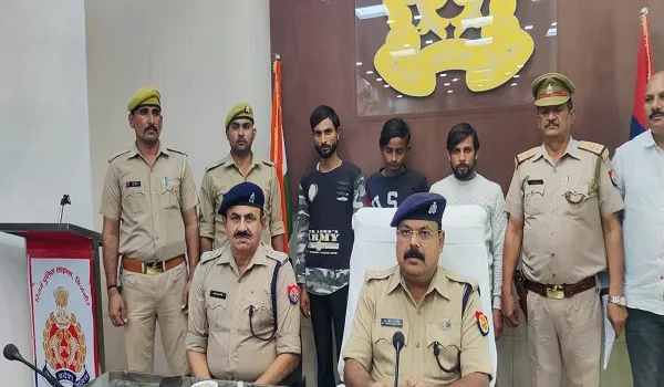 बिजनौर: बाइक समेत तीन शातिर चोर गिरफ्तार, नकदी व तमंचा बरामद