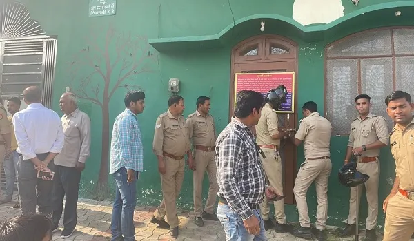 अमरोहा: शासन के निर्देश पर चलाया माफिया के खिलाफ अभियान, गैंगस्टर की 94 लाख की संपत्ति जब्त