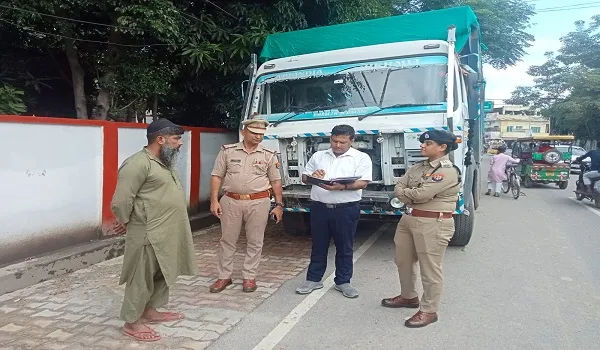 बिजनौर: अवैध खनन ले जा रहे दो डंपर सीज, एसडीएम व सीओ ने चलाया अभियान