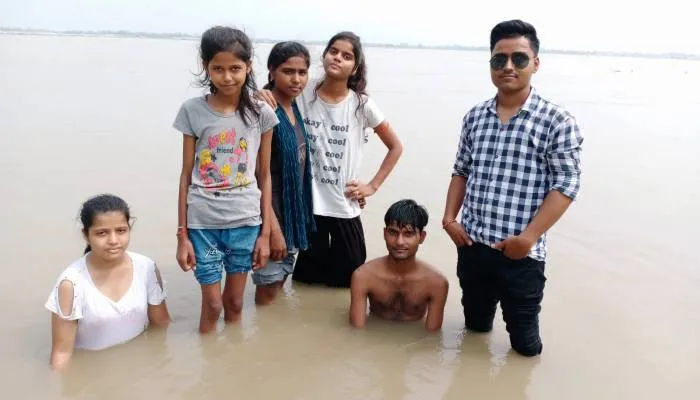 कानपुर हादसा: गंगा में लापता चार किशोरियों और एक युवक का शव मिला