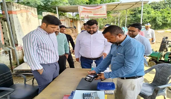 रामपुर : डीएम ने बिलासपुर और केमरी में धान क्रय केंद्रों का लिया जायजा