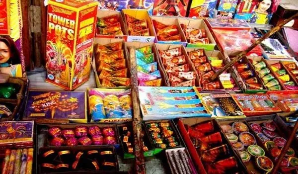 मुरादाबाद : दिवाली में आतिशबाजी के लिए आठ जगह लगेगी अस्थाई दुकान