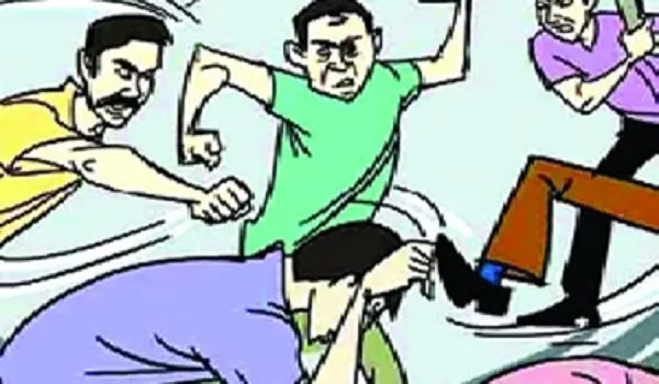 संभल: मोबाइल में गाना बजाने पर चले लाठी-डंडे, सात घायल