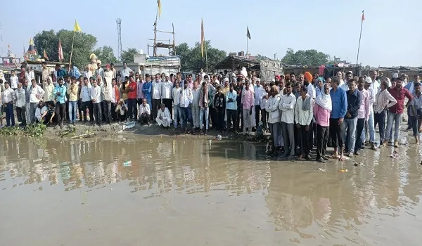 अमरोहा : अंतिम संस्कार में आया युवक गंगा में डूबा, तलाश जारी