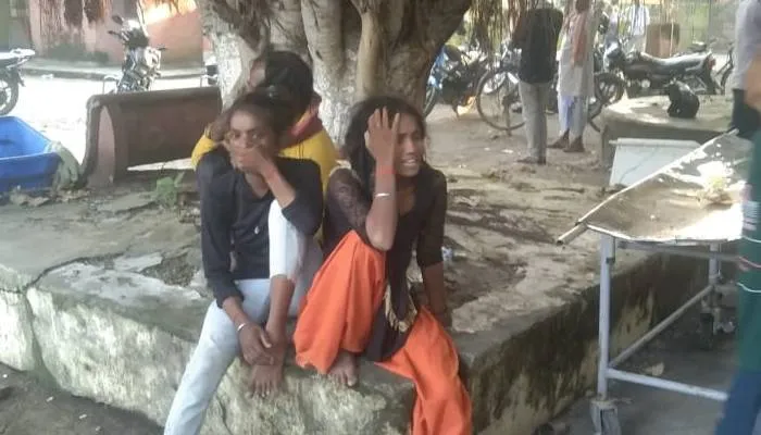 रायबरेली: भवन निर्माण करके वापस लौट रही स्लैब मशीन से कुचलकर मजदूर की मौत