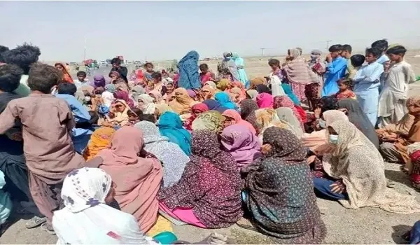 Pakistan: महिला के अंतिम संस्कार के बाद अस्थियों से बेअदबी से गुस्साए हिंदू समुदाय ने किया प्रदर्शन
