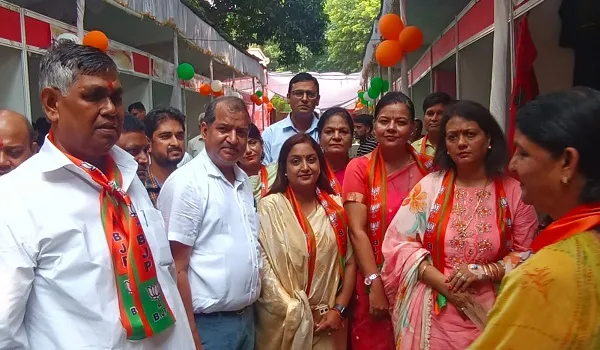 मुरादाबाद: वोकल फॉर लोकल प्रदर्शनी के समापन पर कारोबारियों को किया सम्मानित