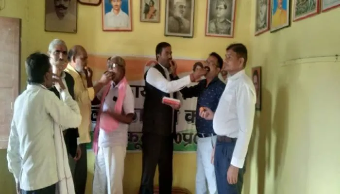 चित्रकूट: खड़गे के अध्यक्ष बनने पर कांग्रेसियों ने मनाई खुशी