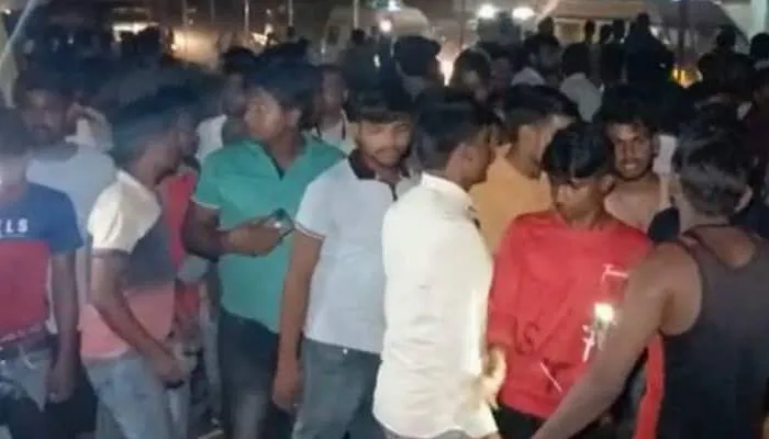 भदोही दुर्गा पूजा पंडाल में आग से पांच की मौत, 64 लोग झुलसे, सीएम योगी ने जताया दुख