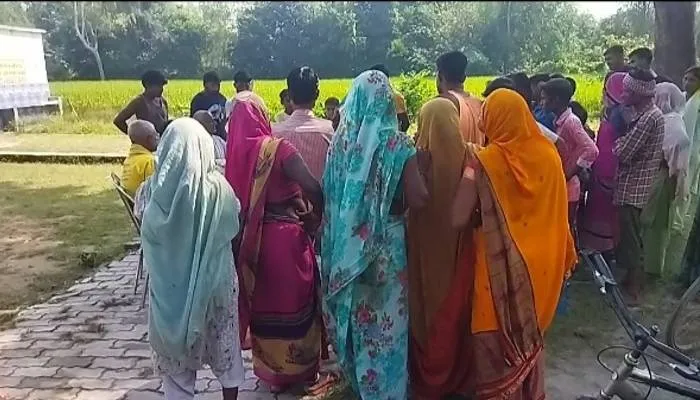 रायबरेली: शिक्षक ने छात्र को बेहरमी से पीटा, ग्रामीणों ने स्कूल में किया हंगामा