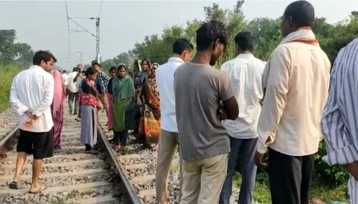 अयोध्या: रेलवे लाइन के पास संदिग्ध परिस्थितियों में मिला युवक का शव