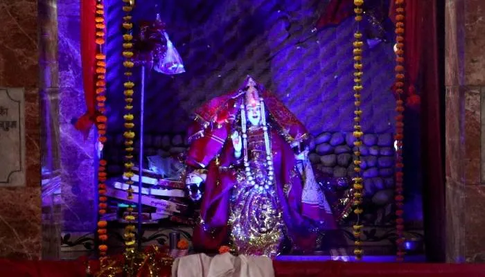 शारदीय नवरात्रि: महानवमी के पर्व पर लखनऊ के मंदिरों में हुई पूजा अर्चना